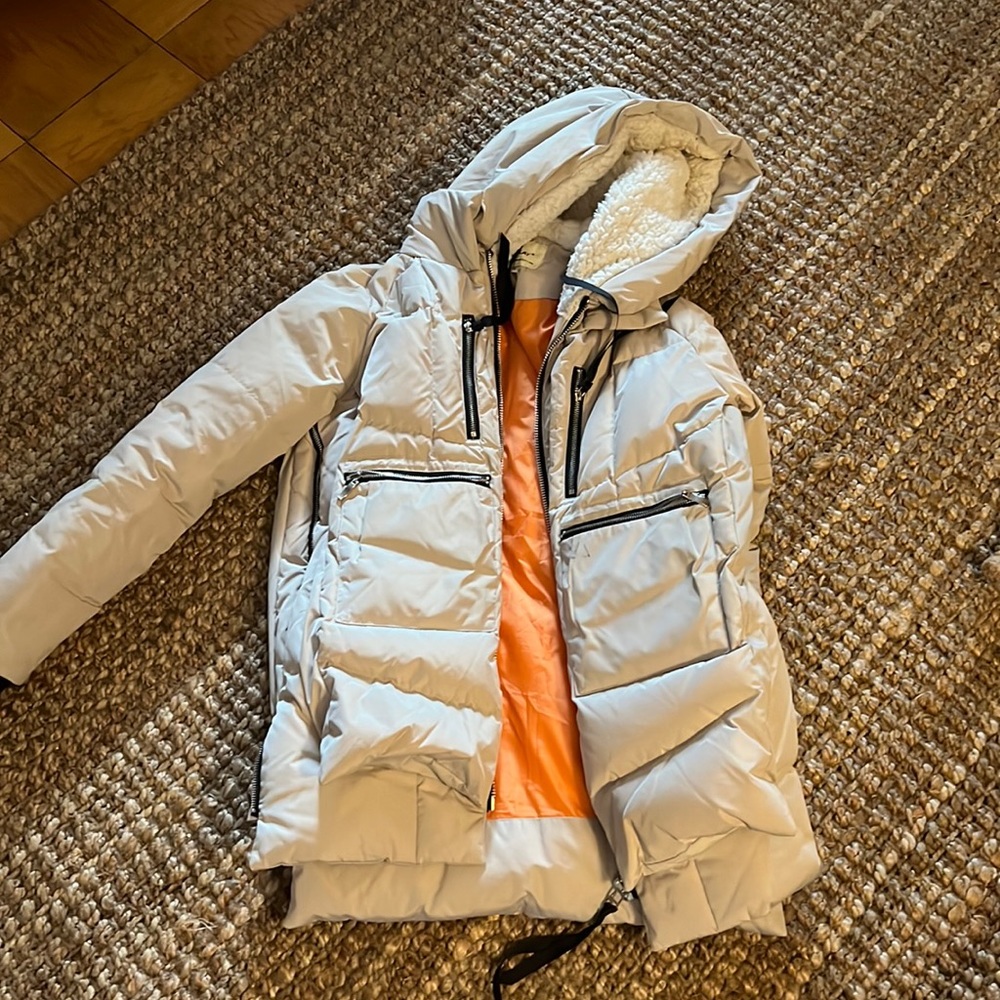 “UES Mom Winter Coat” S Beige